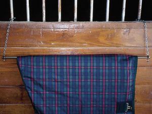 Easy-Up® Travel Rug Bar 